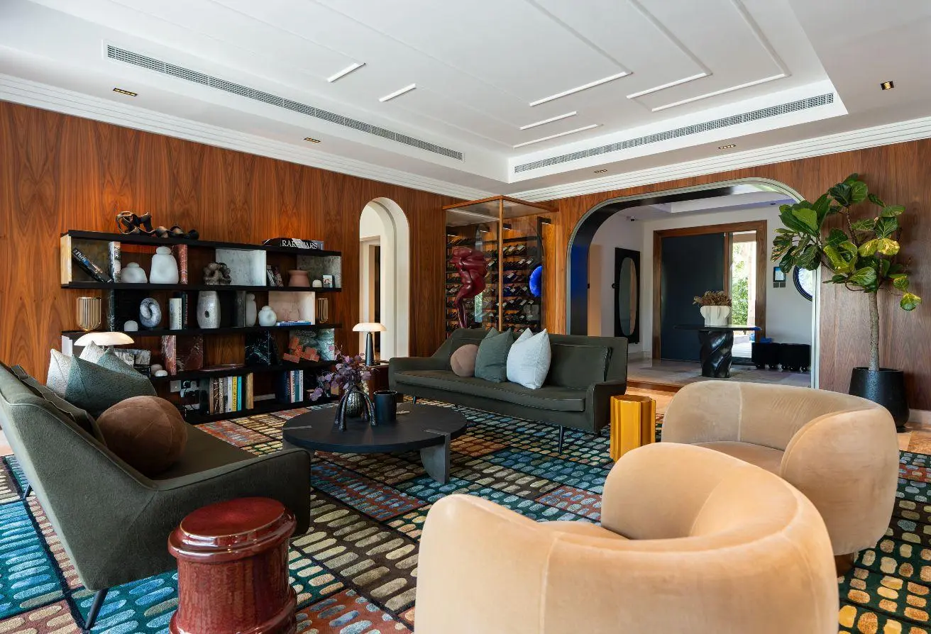 Dressing lounge